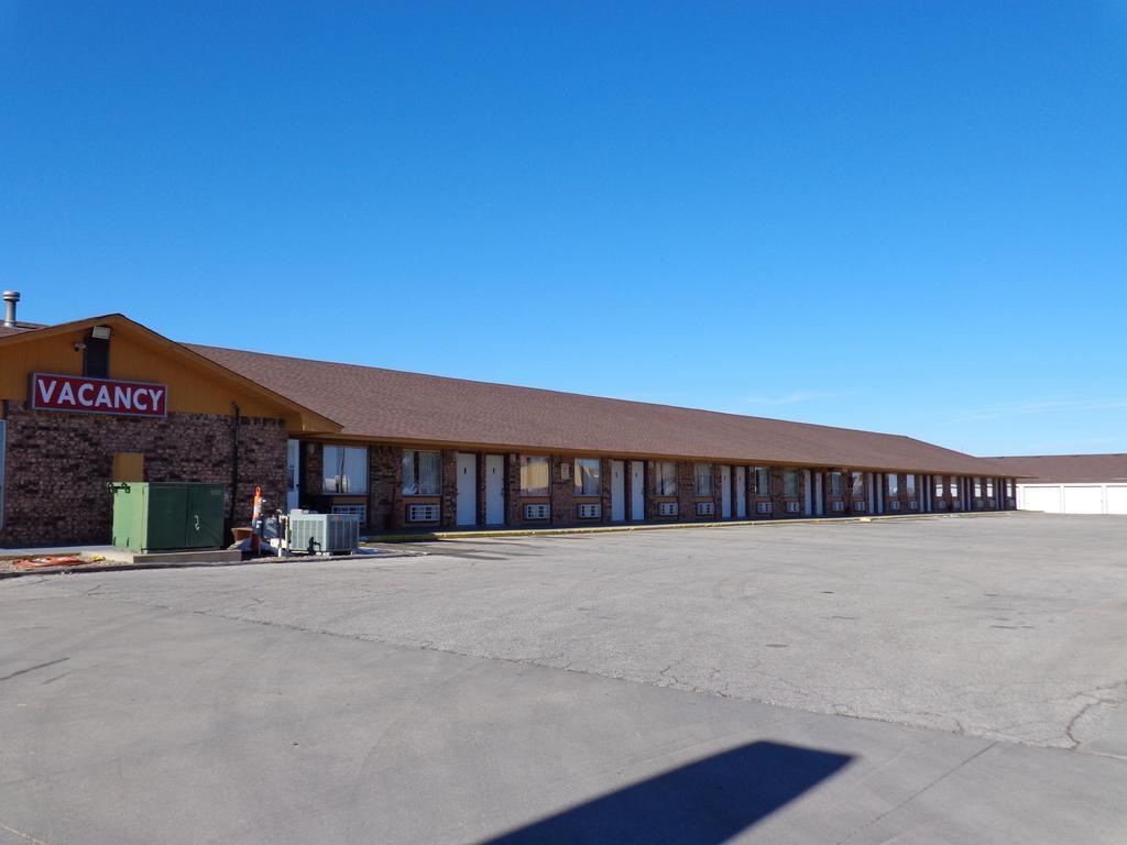 National 9 Inn Garden City Exterior photo